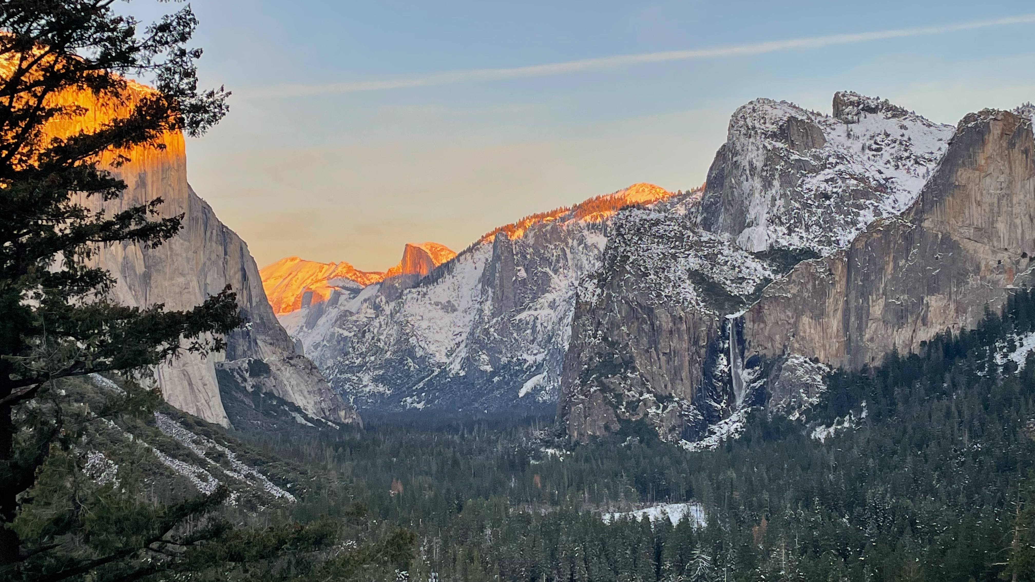 Yosemite valley at sunrise